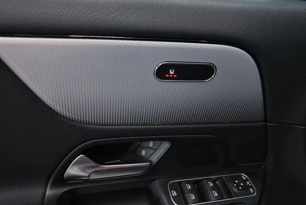 Mercedes-Benz GLA 180d  | Mobile.bg   5