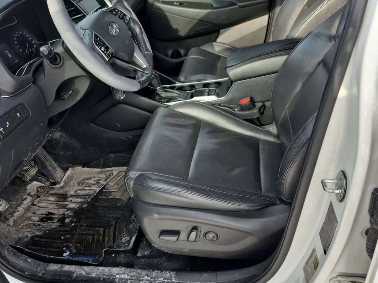 Hyundai Tucson SE /Кожа/Нави/Подгрев/4х4 - изображение 5