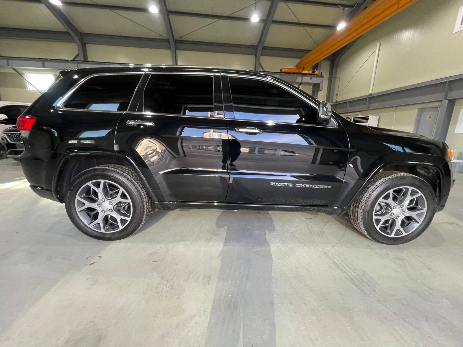 Jeep Grand cherokee 3.6 V6 ! Overland !, снимка 5 - Автомобили и джипове - 54133642