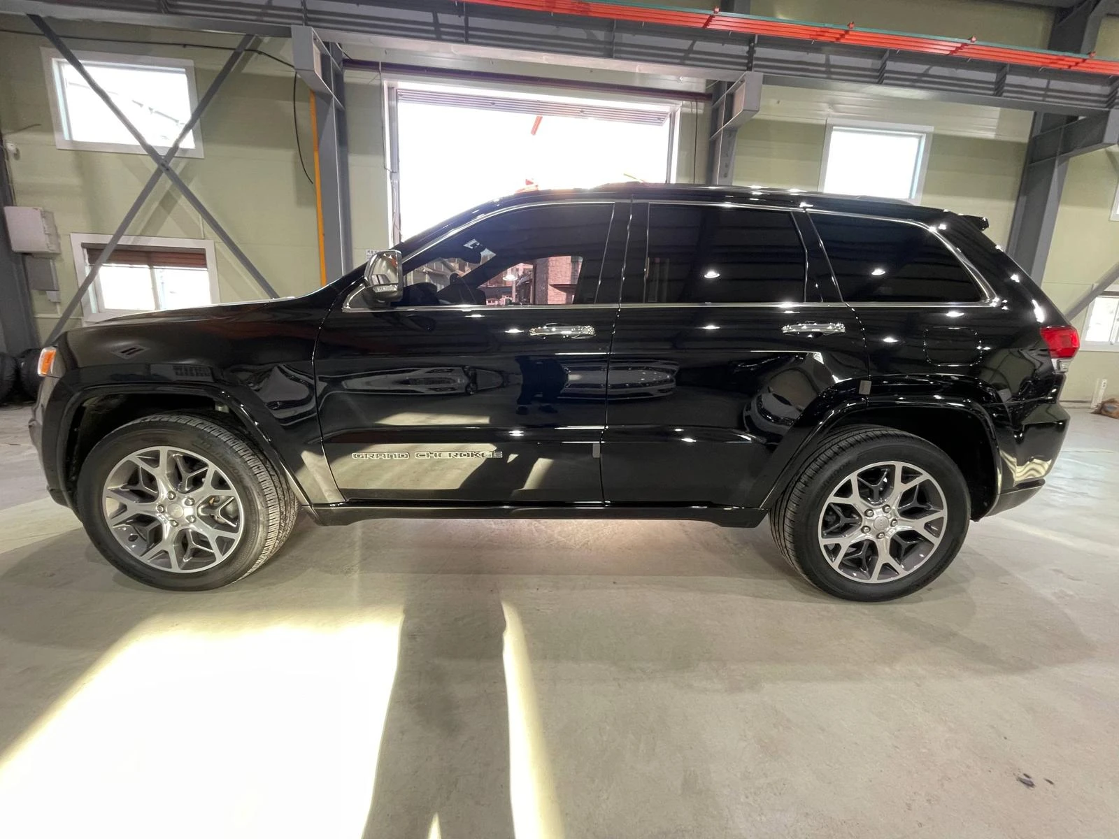 Jeep Grand cherokee 3.6 V6 ! Overland !, снимка 4 - Автомобили и джипове - 54133642