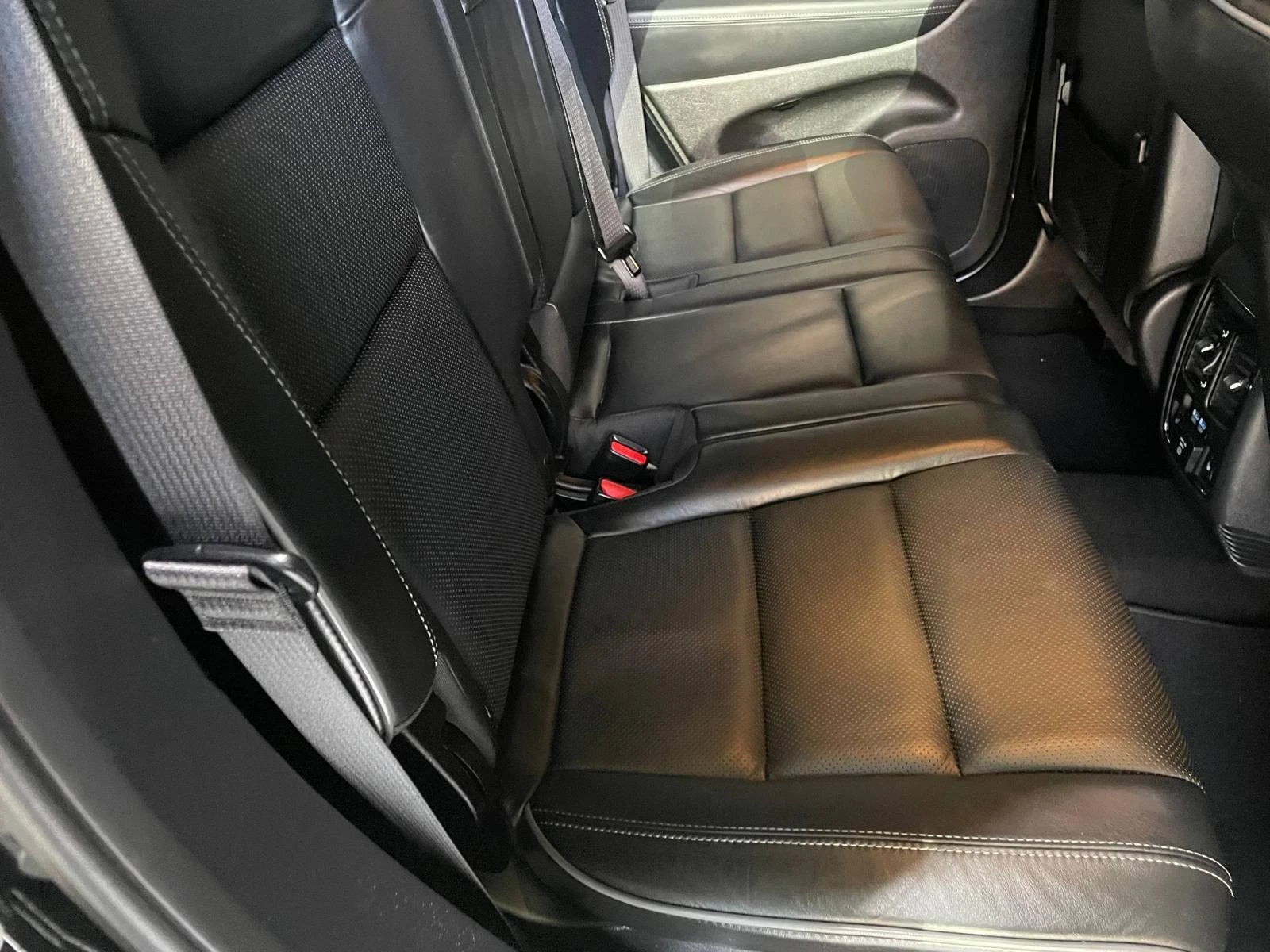 Jeep Grand cherokee 3.6 V6 ! Overland !, снимка 12 - Автомобили и джипове - 54133642