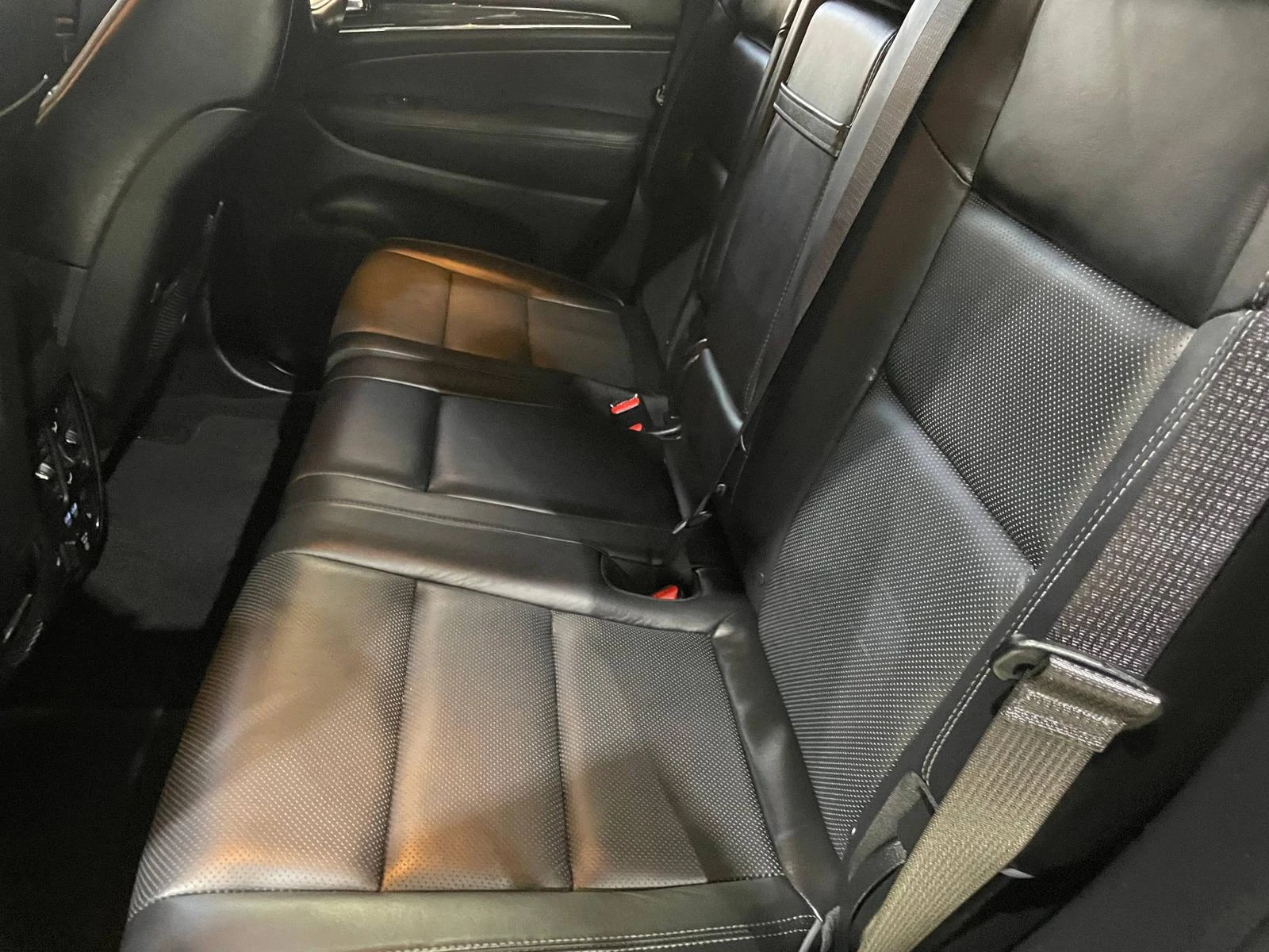 Jeep Grand cherokee 3.6 V6 ! Overland !, снимка 10 - Автомобили и джипове - 54133642