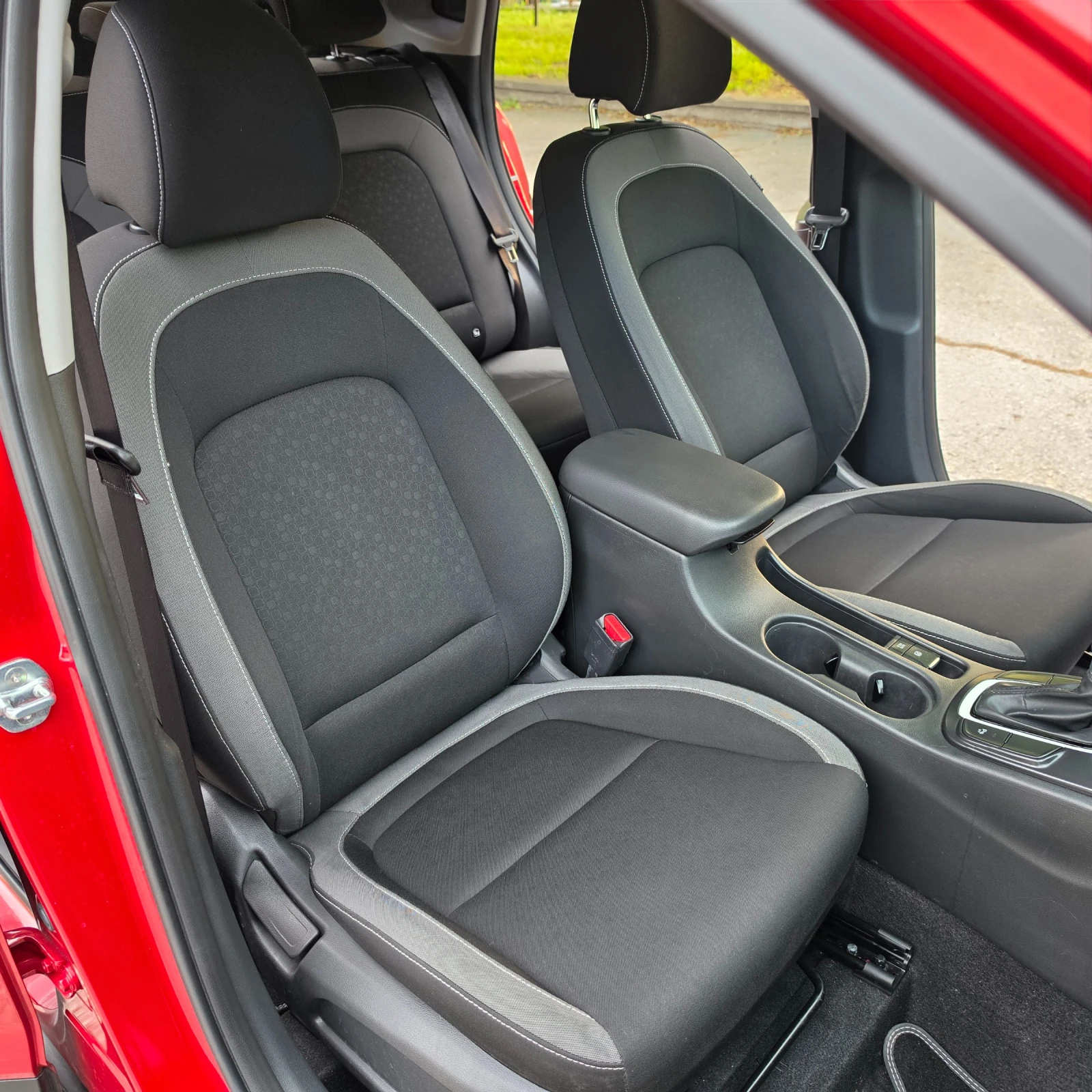 Hyundai Kona 1.6HEV HYBRID AVTOMAT, снимка 6 - Автомобили и джипове - 54895132