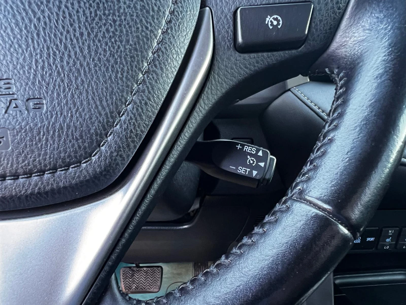 Toyota Rav4 Limited Facelift 2.0i 4x4 Регистриран Обслужен, снимка 10 - Автомобили и джипове - 54976834