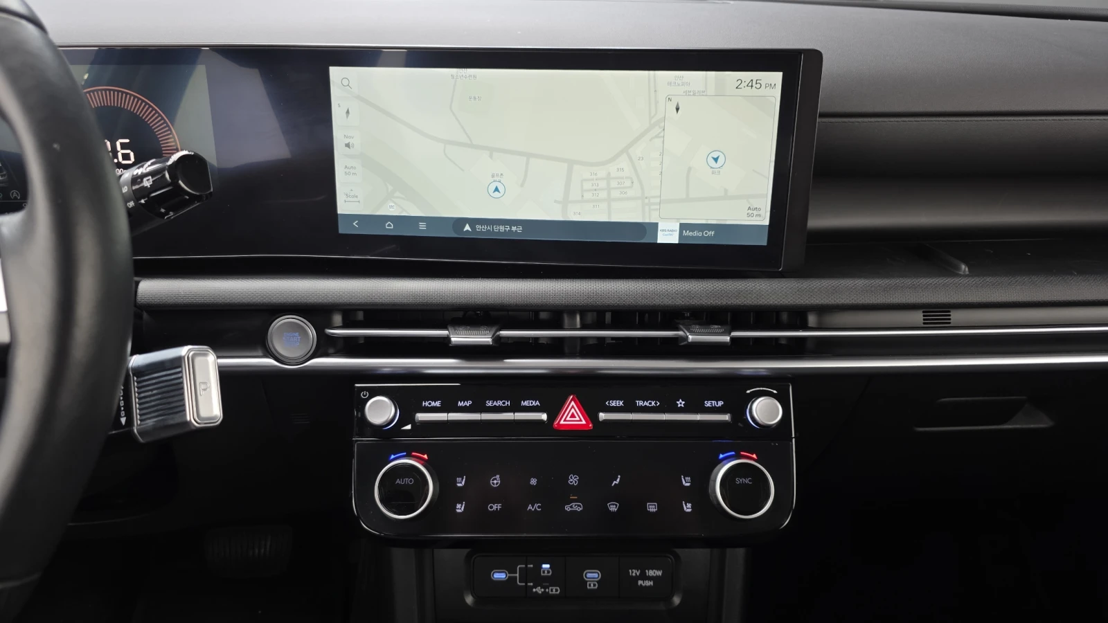 Hyundai Tucson 2024* 4X4* 19075 KM* ДИСТРОНИК* ОБДУХ* КРАЙНА ЦЕНА, снимка 14 - Автомобили и джипове - 55041772
