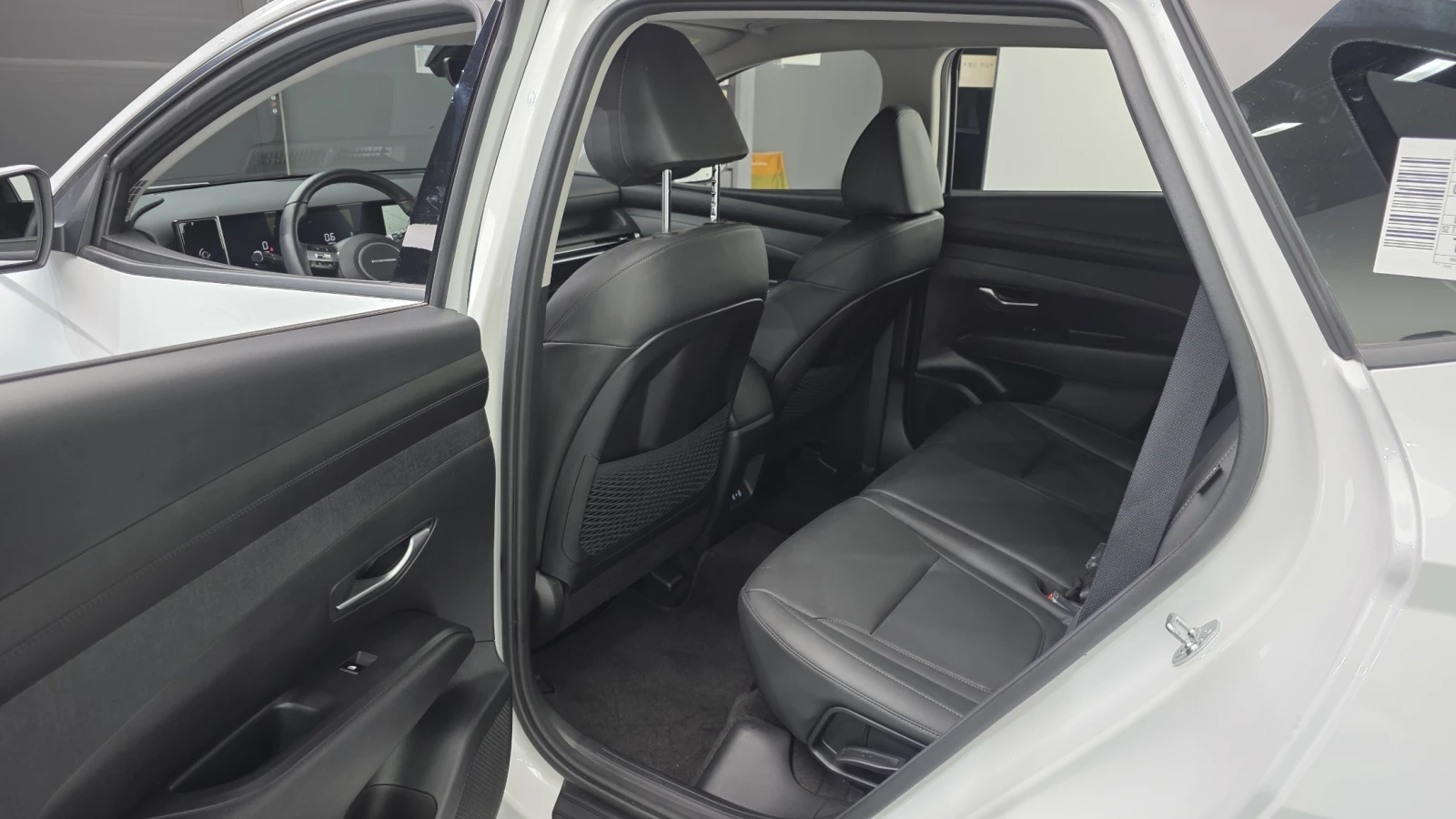 Hyundai Tucson 2024* 4X4* 19075 KM* ДИСТРОНИК* ОБДУХ* КРАЙНА ЦЕНА, снимка 16 - Автомобили и джипове - 55041772