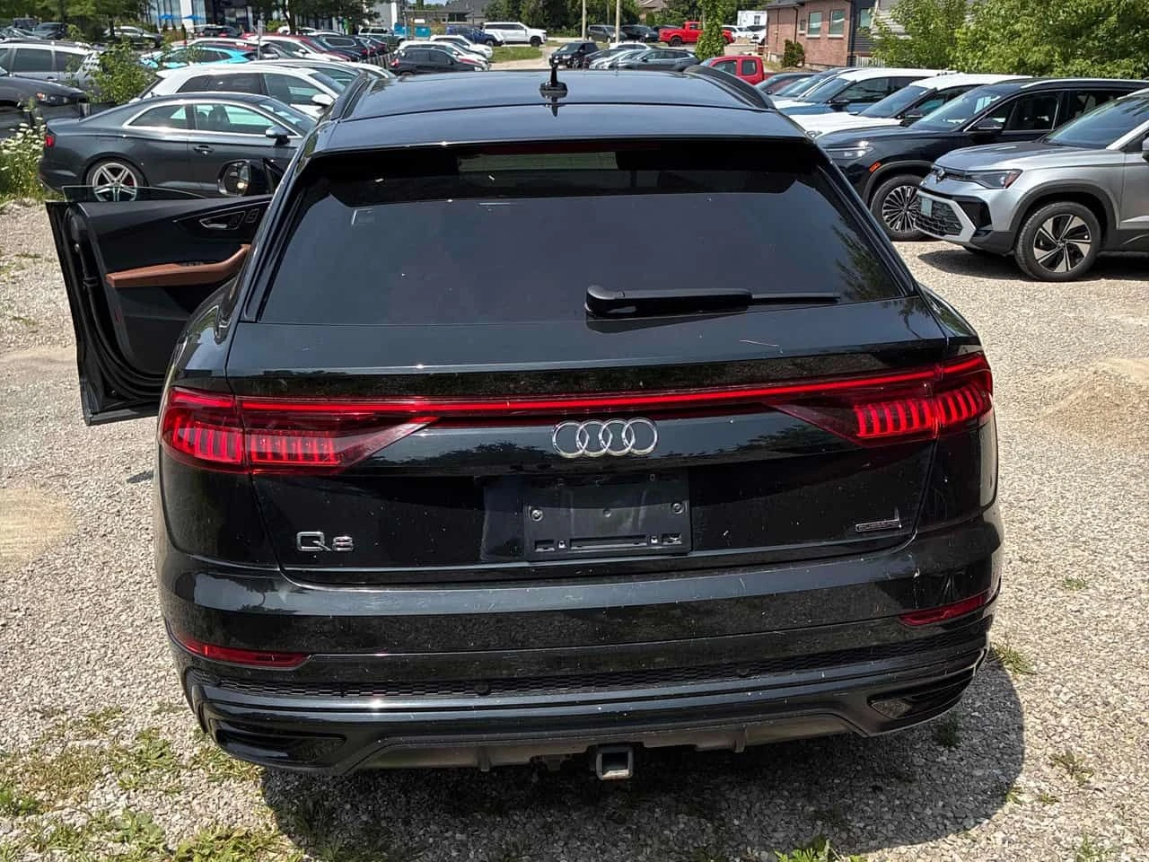 Audi Q8 Progressiv | CARFAX | АВТОКРЕДИТ БЕЗ ПЪРВОНАЧАЛНА , снимка 5 - Автомобили и джипове - 55419711