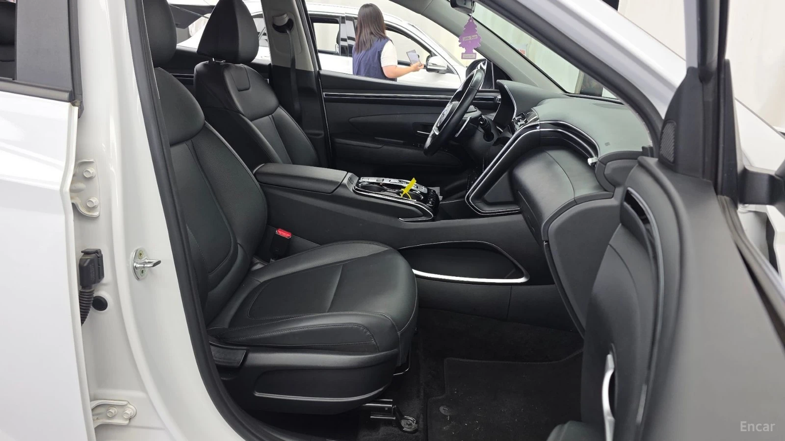 Hyundai Tucson Modern* ДИСТРОНИК* ПОДГРЕВ* ОБДУХВАНЕ* КАМЕРА* , снимка 9 - Автомобили и джипове - 55492346