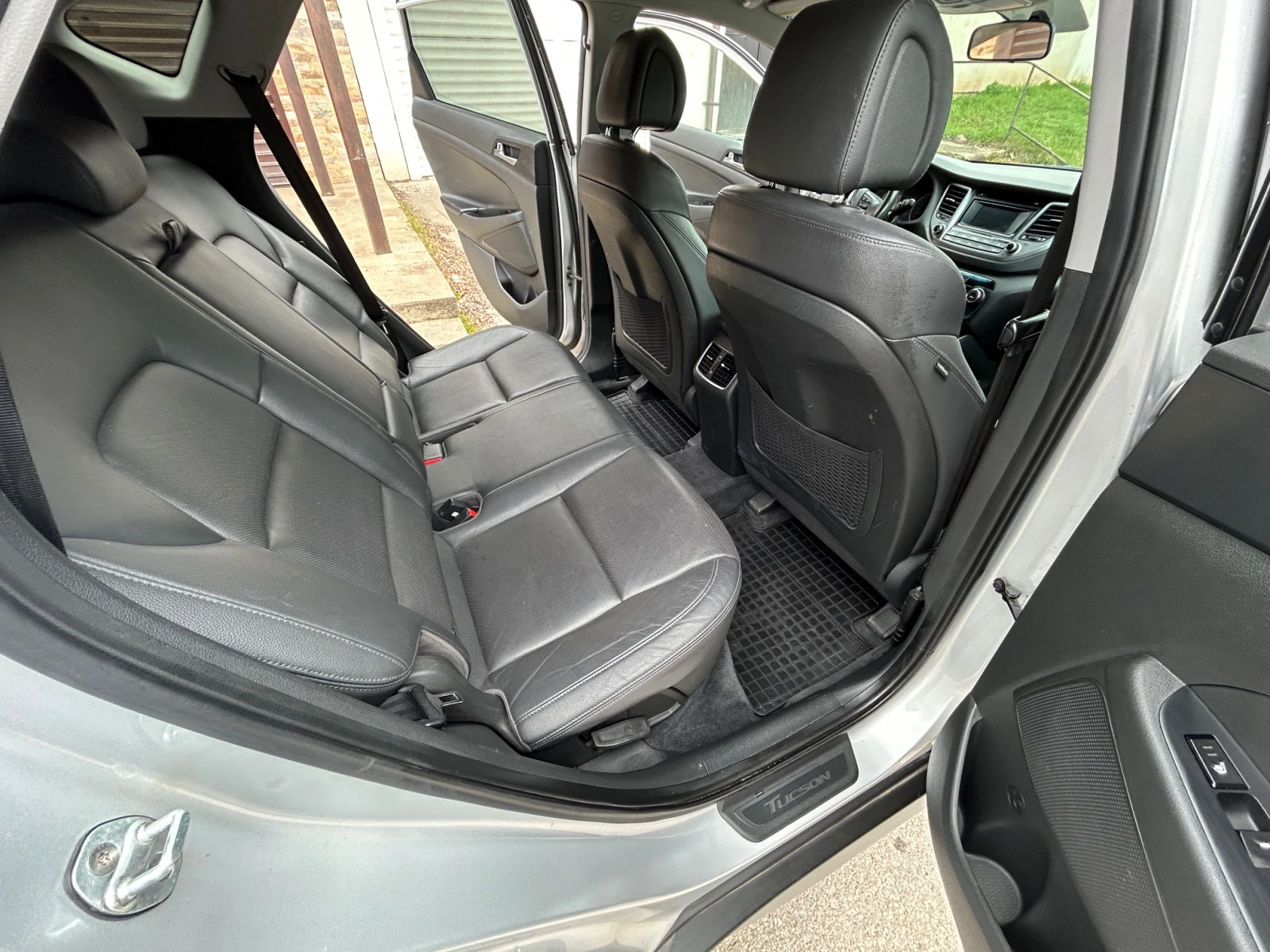 Hyundai Tucson 1.6T/4x4/Автомат, снимка 12 - Автомобили и джипове - 56042006