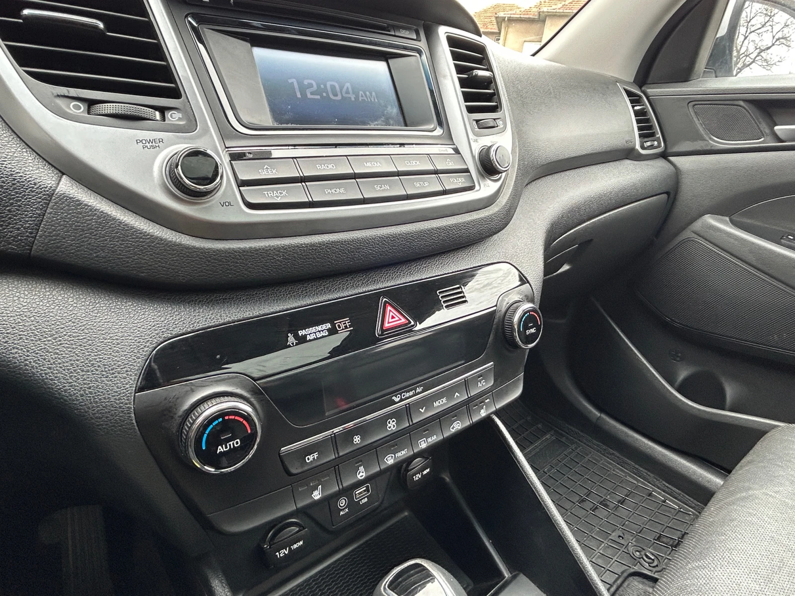 Hyundai Tucson 1.6T/4x4/Автомат, снимка 14 - Автомобили и джипове - 56042006