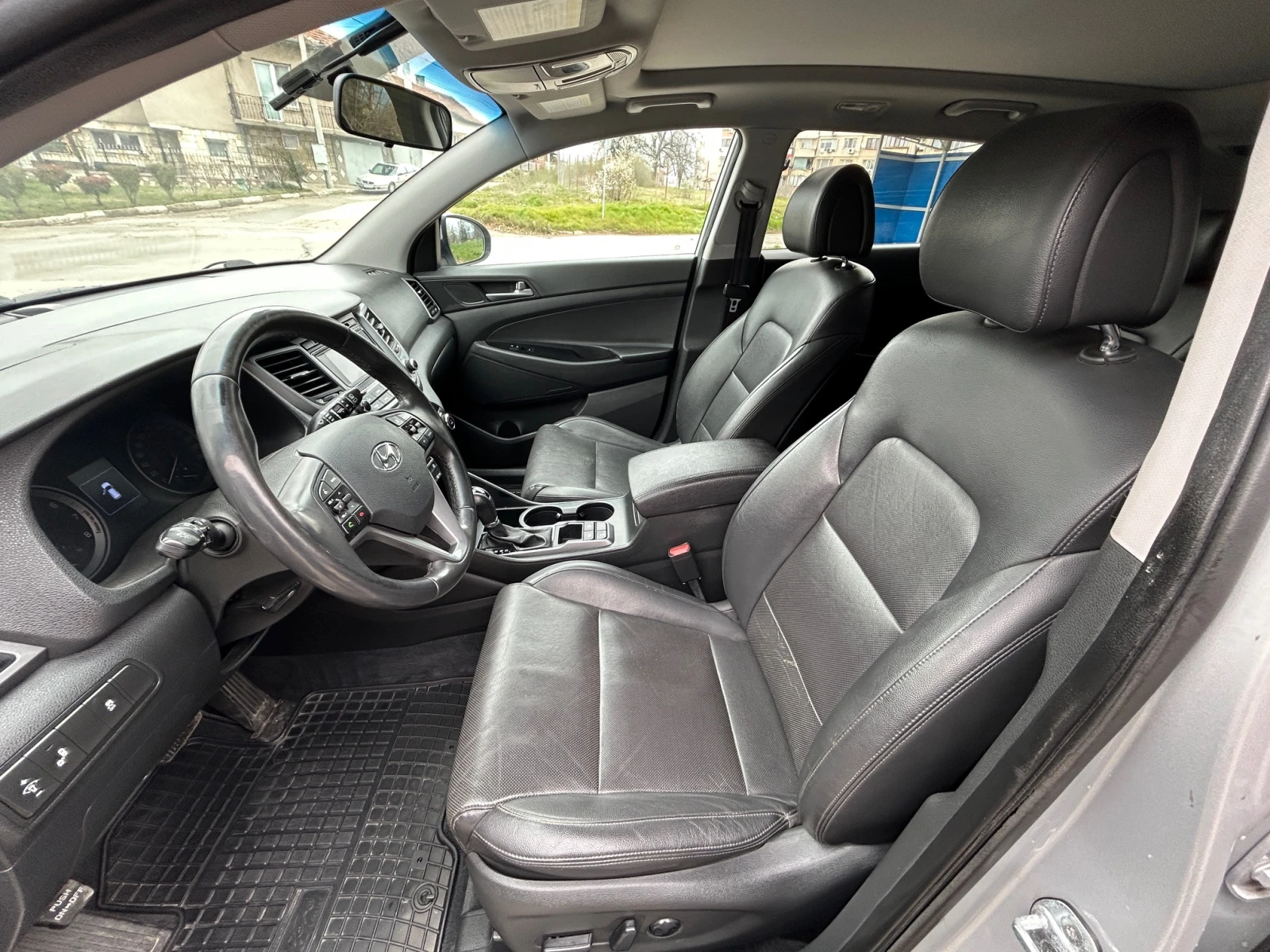 Hyundai Tucson 1.6T/4x4/Автомат, снимка 9 - Автомобили и джипове - 56042006