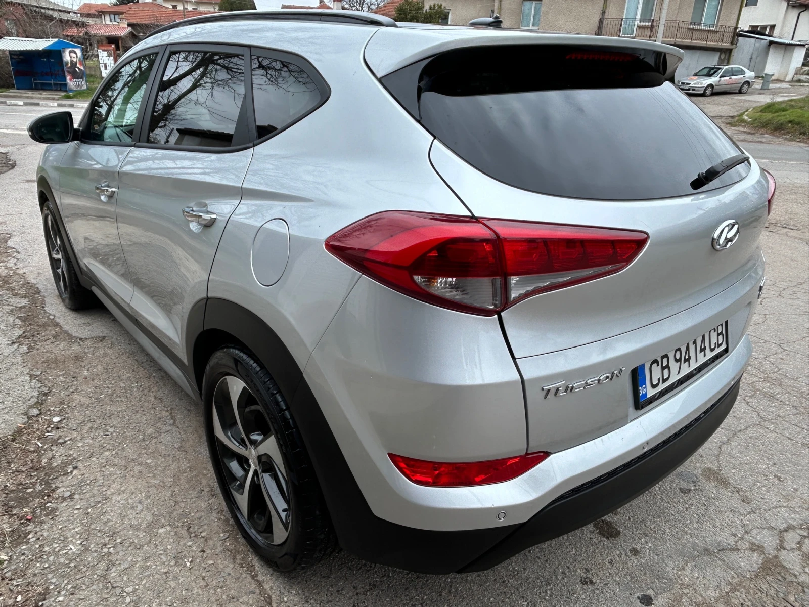 Hyundai Tucson 1.6T/4x4/Автомат, снимка 3 - Автомобили и джипове - 56042006