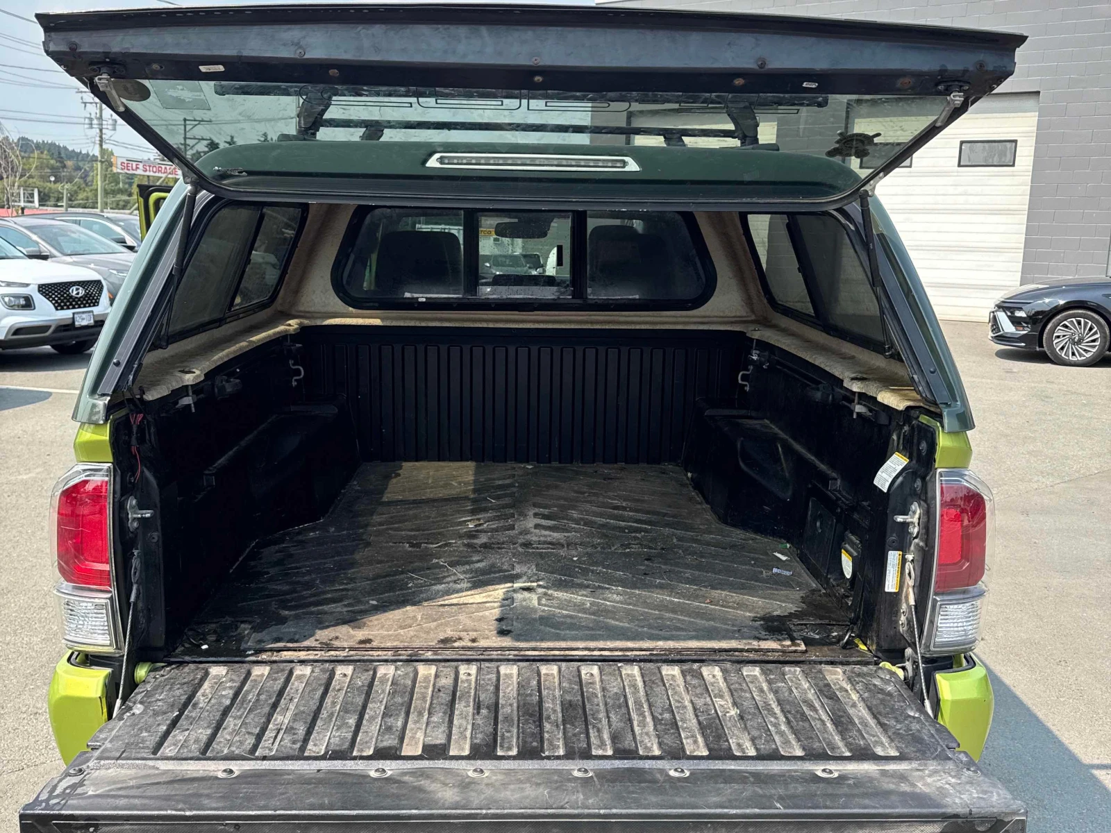 Toyota Tacoma * 4x4 Double Cab SB * CARFAX * ОПЦИЯ ЗА ФИНАНСИРАН, снимка 11 - Автомобили и джипове - 56143977