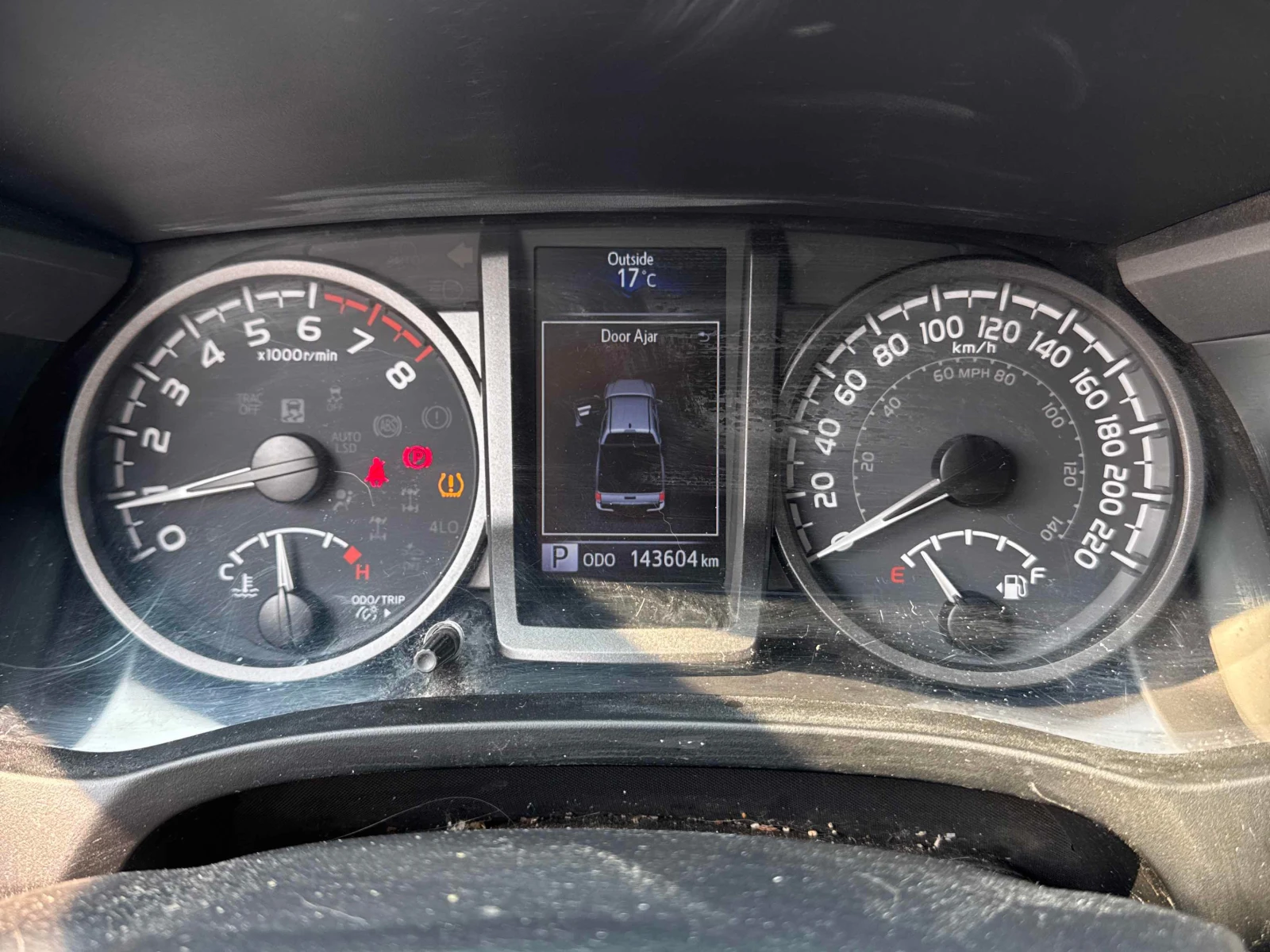 Toyota Tacoma * 4x4 Double Cab SB * CARFAX * ОПЦИЯ ЗА ФИНАНСИРАН, снимка 8 - Автомобили и джипове - 56143977