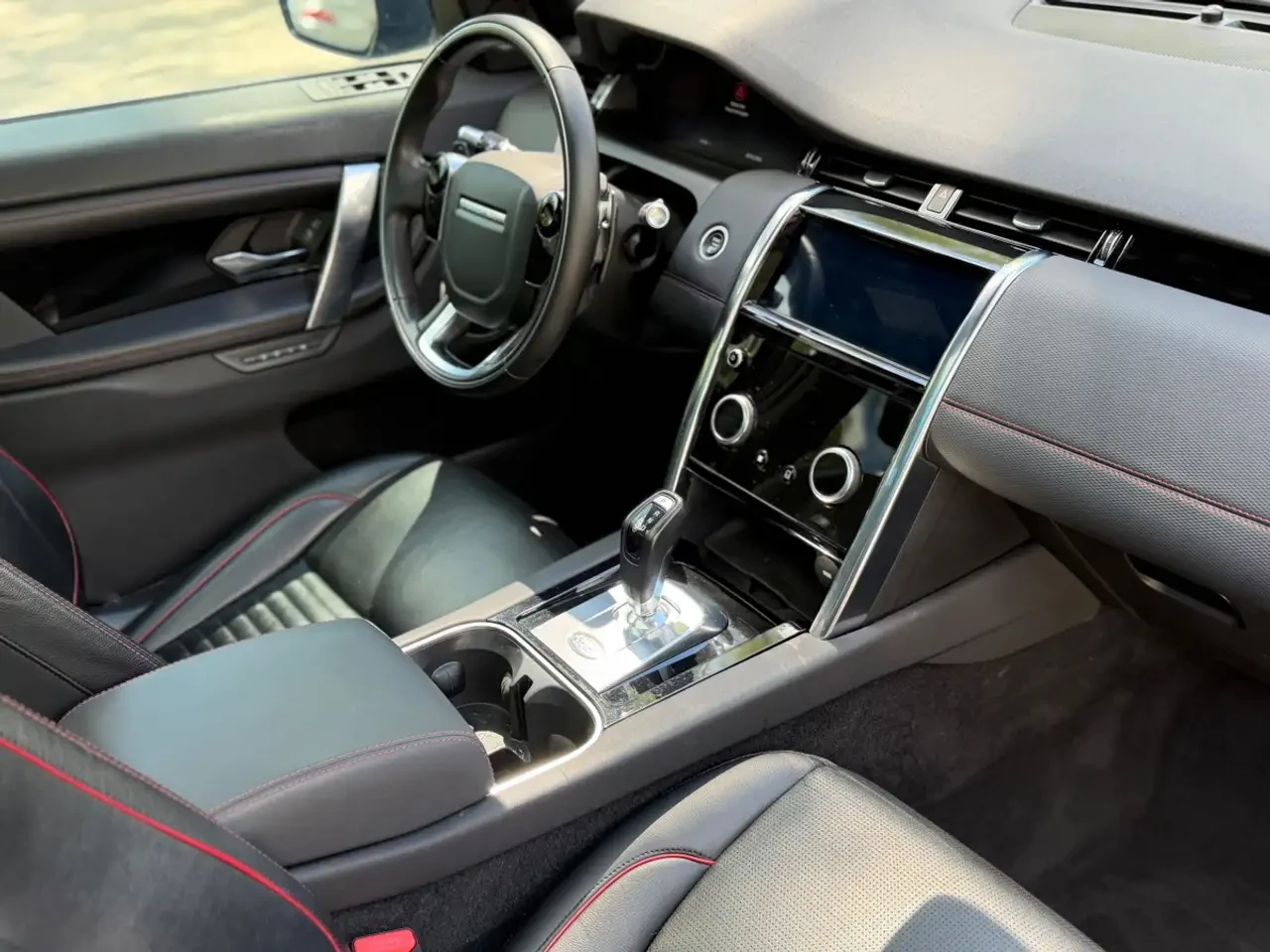 Land Rover Discovery Sport * hybrid* R-Dynamic SE| LOADED, снимка 11 - Автомобили и джипове - 56259090