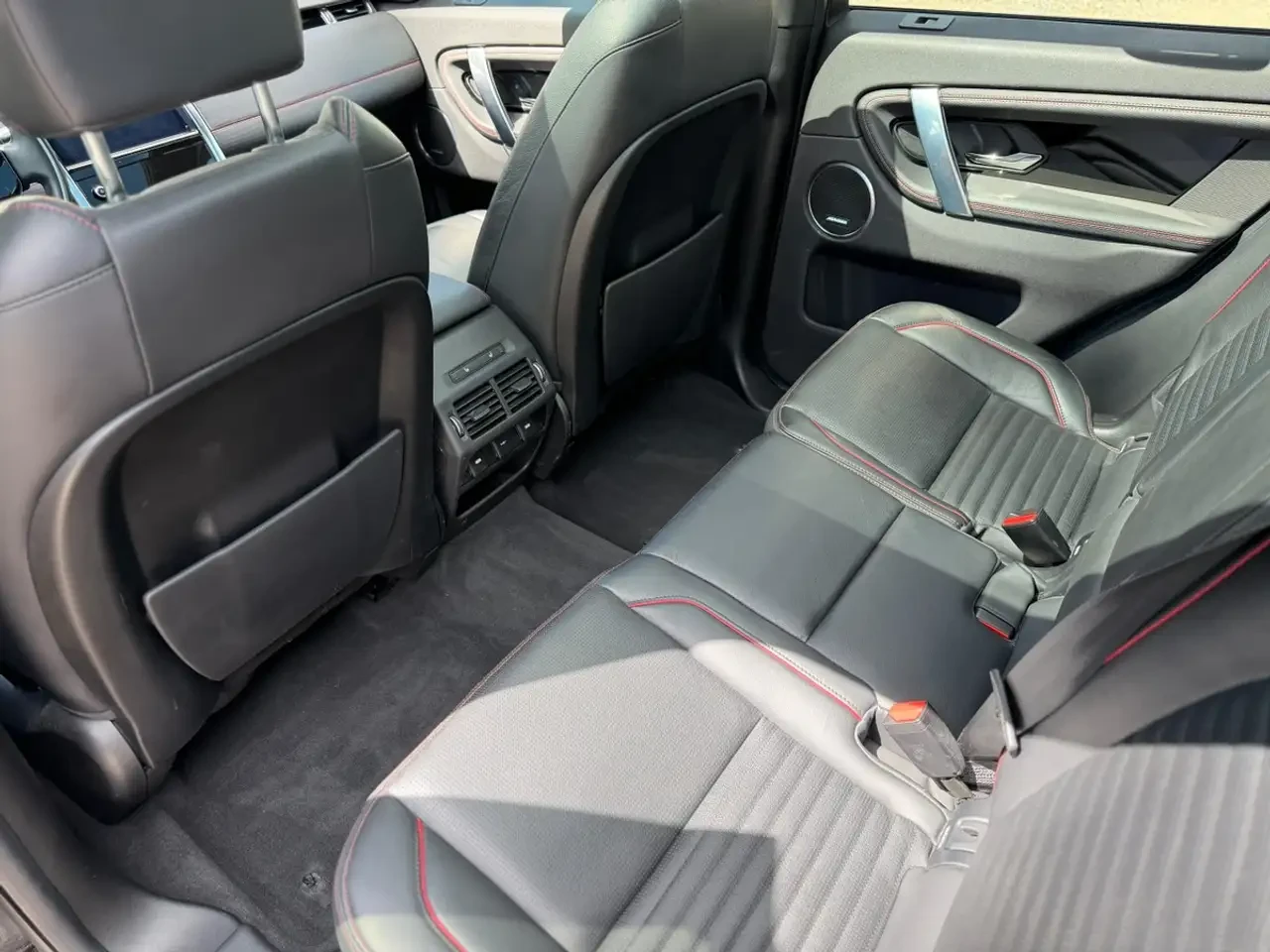 Land Rover Discovery Sport * hybrid* R-Dynamic SE| LOADED, снимка 6 - Автомобили и джипове - 56259090