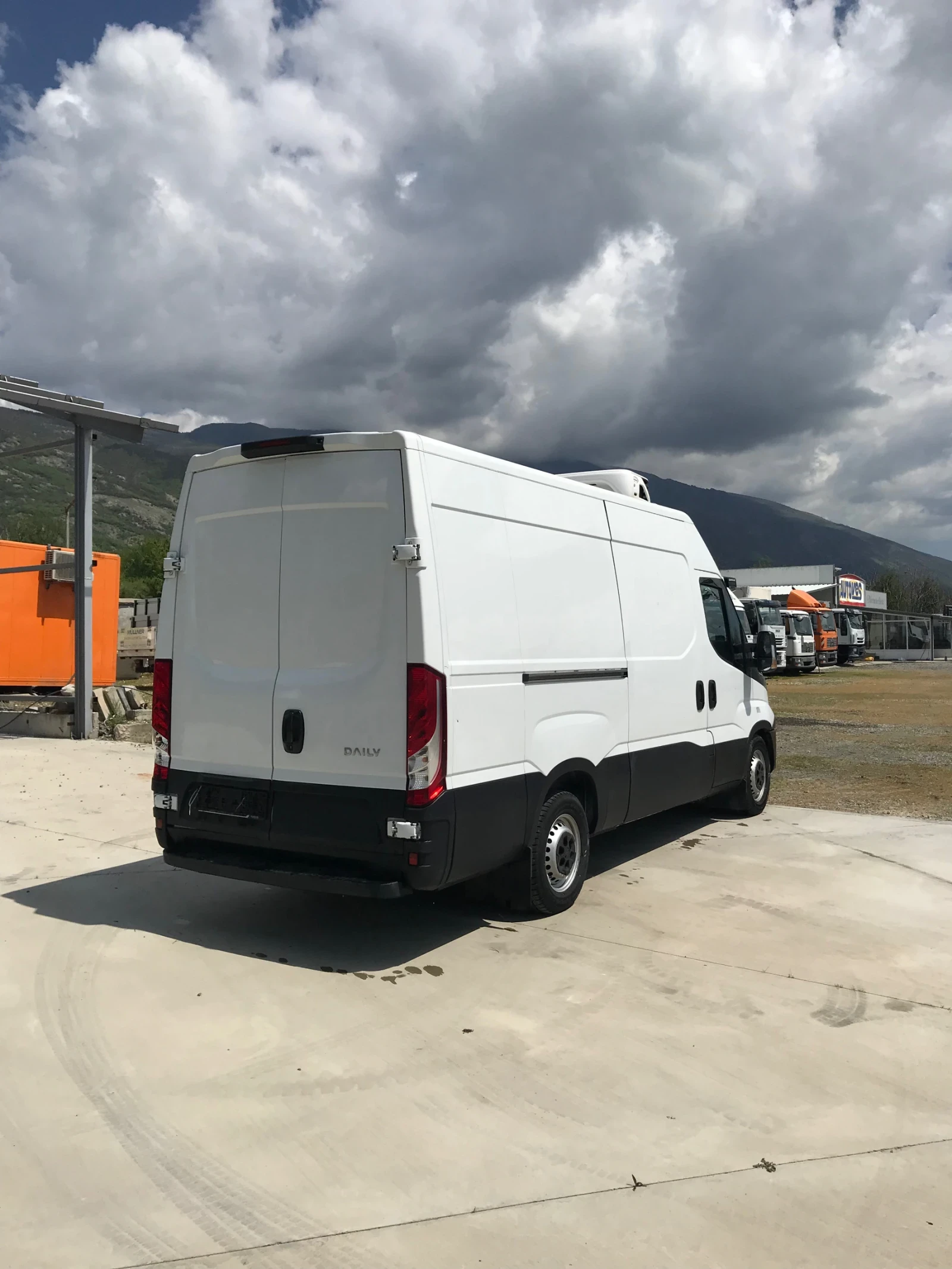 Iveco Daily 35-130 хладилен  - изображение 4