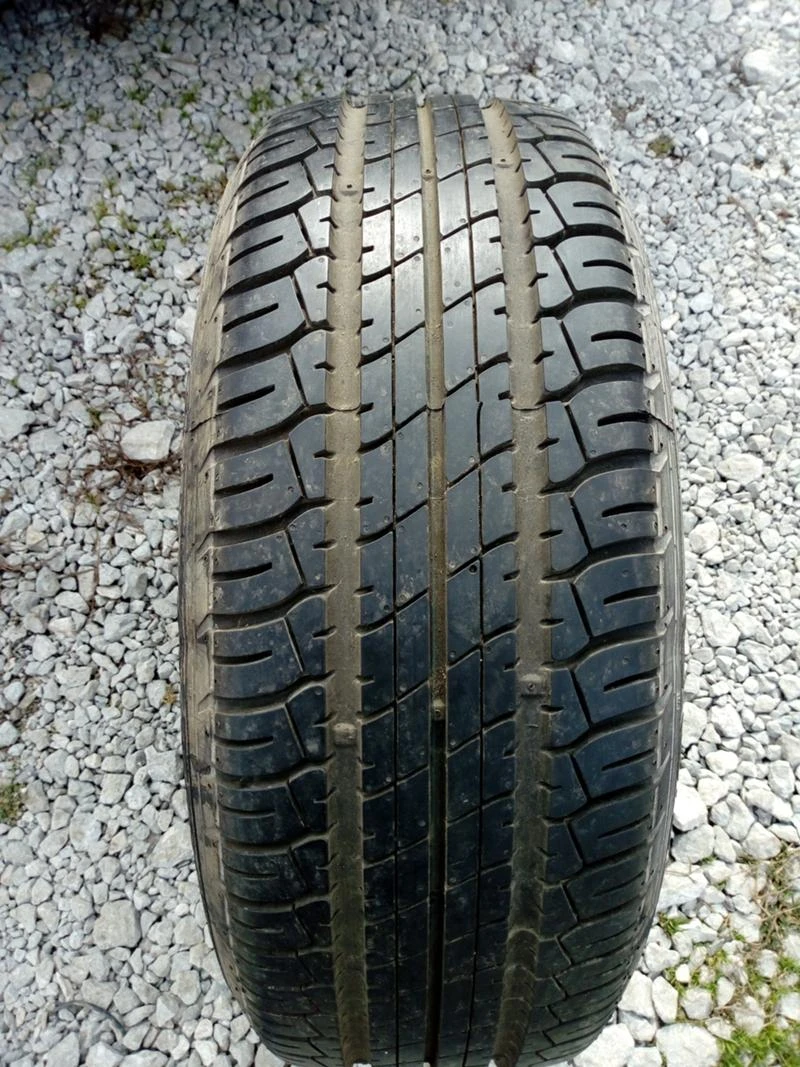 Гуми Летни 205/60R15, снимка 1 - Гуми и джанти - 31942039