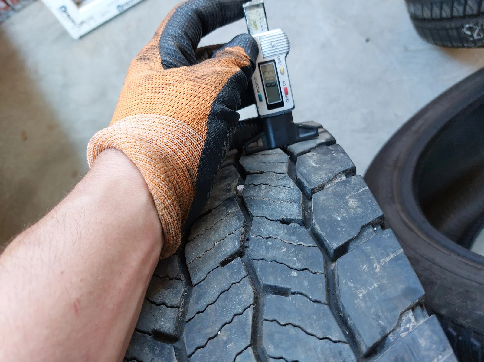 ���� 215/75R17.5 | Mobile.bg � ����������� 3