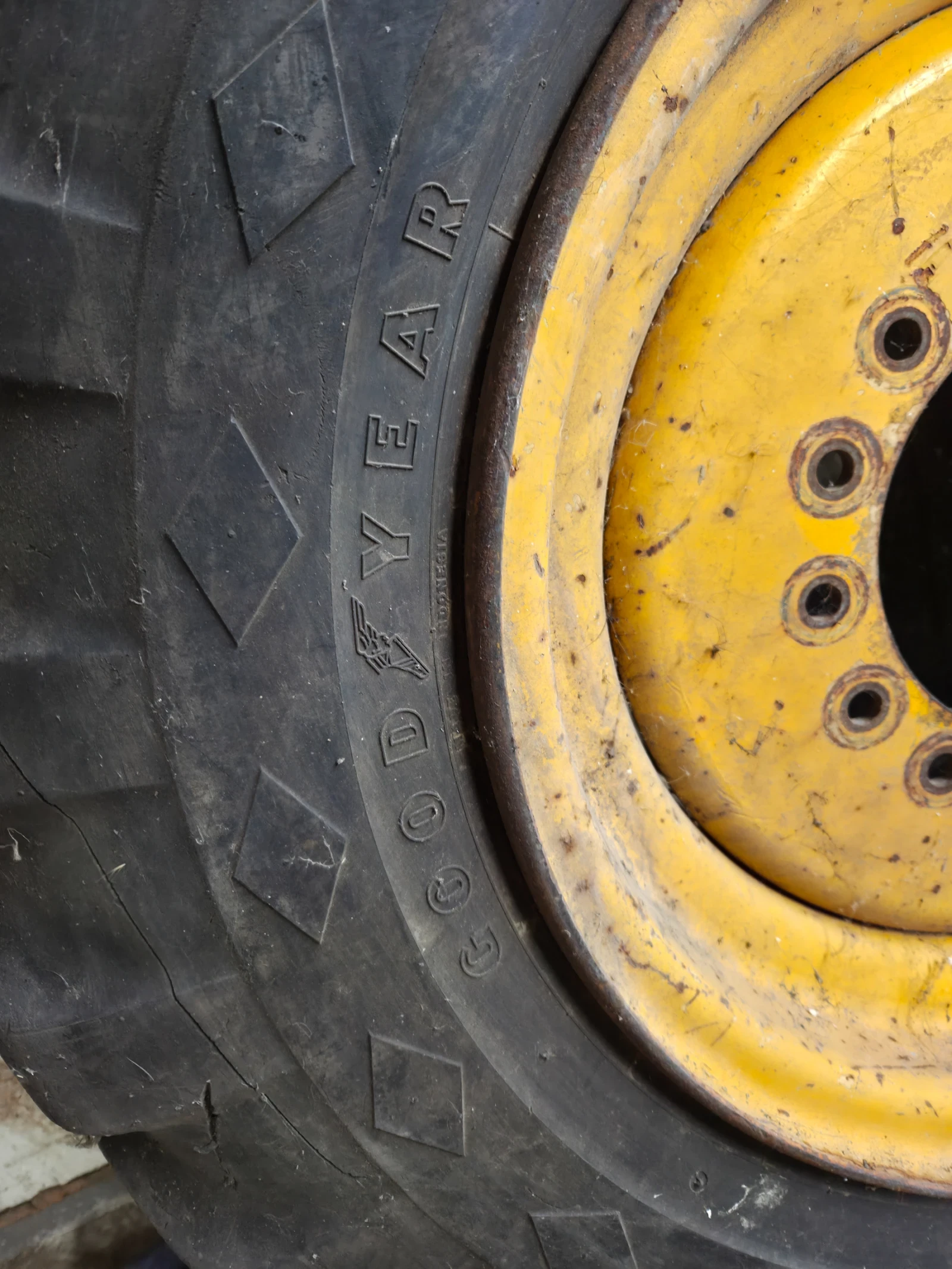 Гуми с джанти, снимка 2 - Гуми и джанти - 53921799