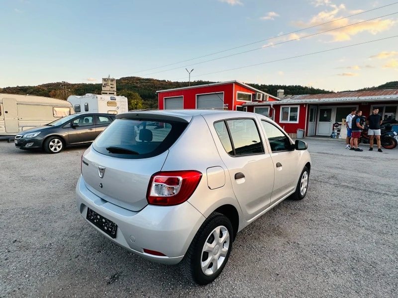 Dacia Sandero 1.2i КАТО НОВА, снимка 3 - Автомобили и джипове - 42768793