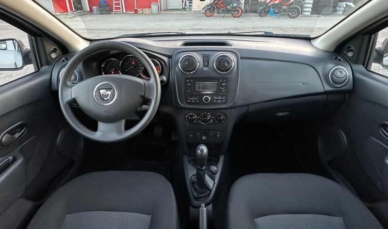 Dacia Sandero 1.2i КАТО НОВА, снимка 11 - Автомобили и джипове - 42768793