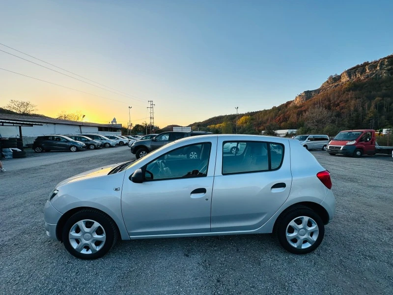 Dacia Sandero 1.2i КАТО НОВА, снимка 6 - Автомобили и джипове - 42768793