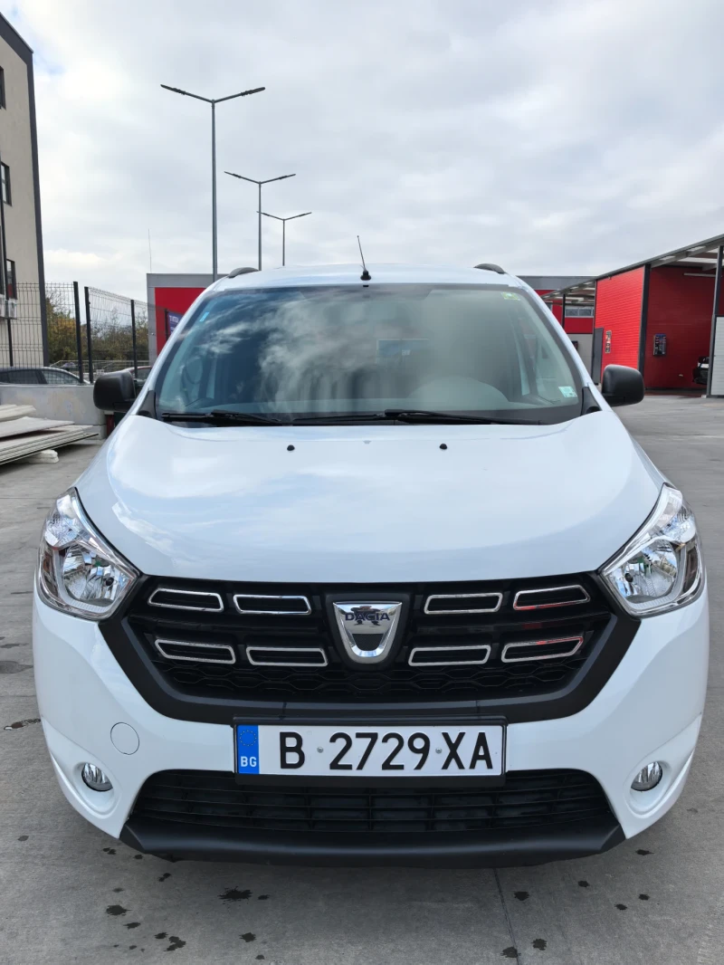 Dacia Lodgy 1.6i Газ/Бензин, снимка 1 - Автомобили и джипове - 48001401