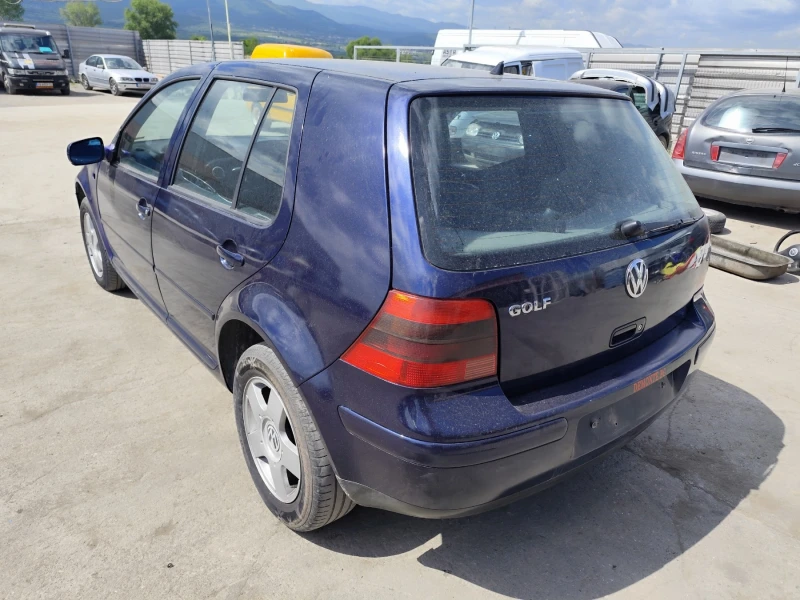 VW Golf 4 - 1.6, снимка 4 - Автомобили и джипове - 50387684