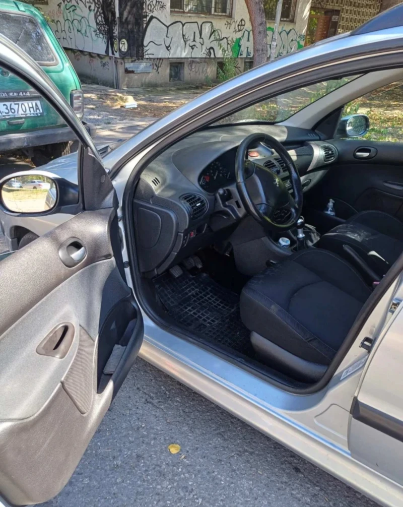Peugeot 206 SW 2.0 HDI Климатроник, снимка 7 - Автомобили и джипове - 52507827