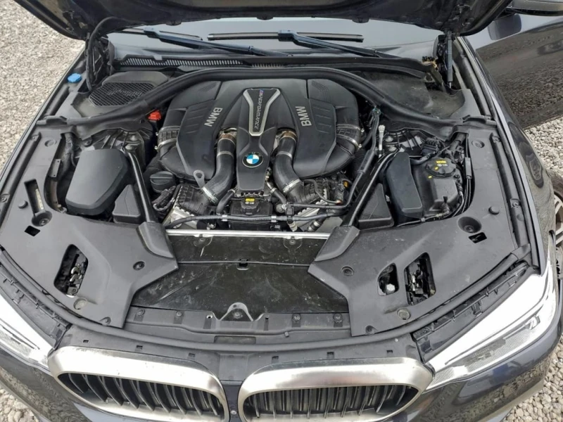 BMW 550 * M550XI * * CARFAX * БЕЗ ПЪРВОНАЧАЛНА ВНОСКА, снимка 11 - Автомобили и джипове - 52726782