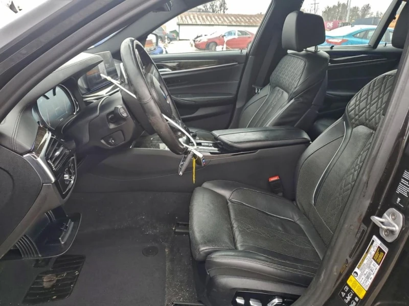 BMW 550 * M550XI * * CARFAX * БЕЗ ПЪРВОНАЧАЛНА ВНОСКА, снимка 7 - Автомобили и джипове - 52726782