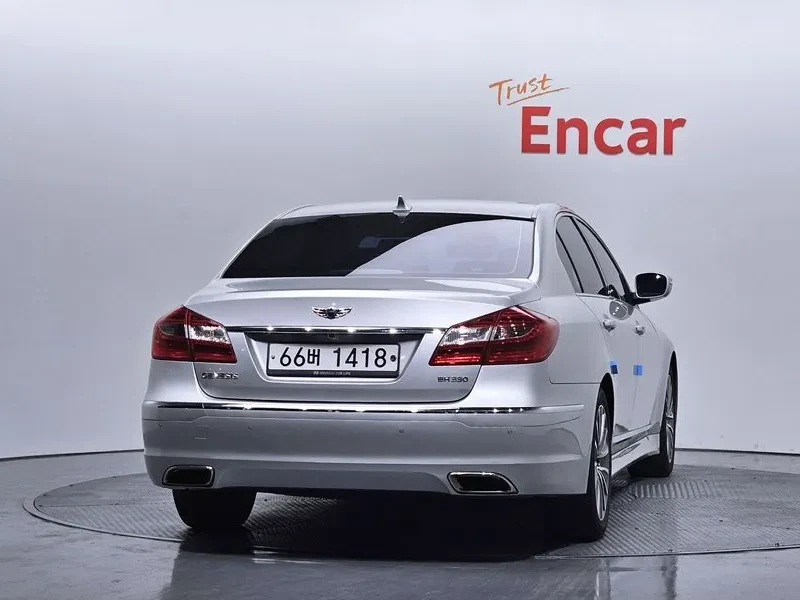 Hyundai Genesis 3.3, снимка 4 - Автомобили и джипове - 54618148