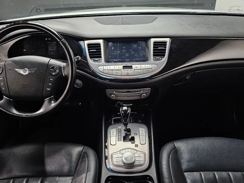 Hyundai Genesis 3.3, снимка 7 - Автомобили и джипове - 54618148