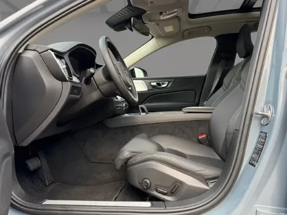 Volvo S60 B5 AWD = Ultimate Dark = �������� | Mobile.bg � ����������� 6