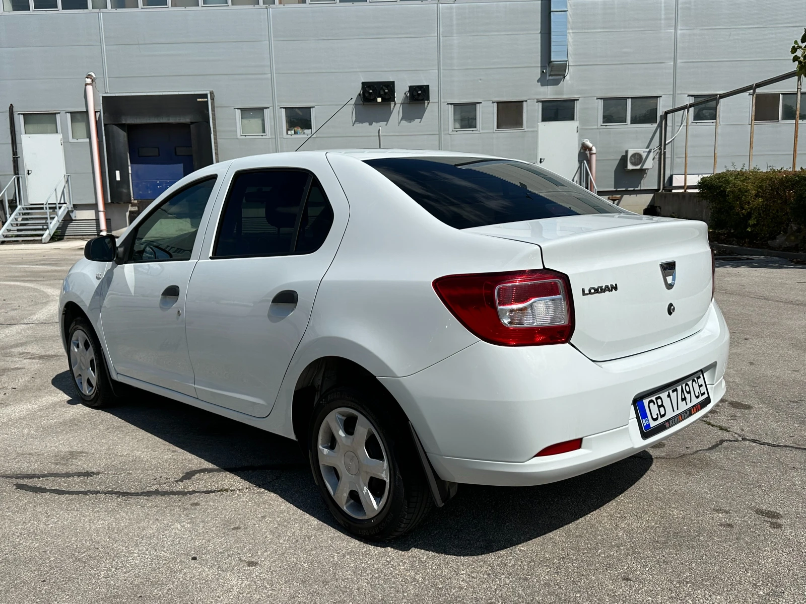 Dacia Logan 1.2i Газов инжекцион  - изображение 3