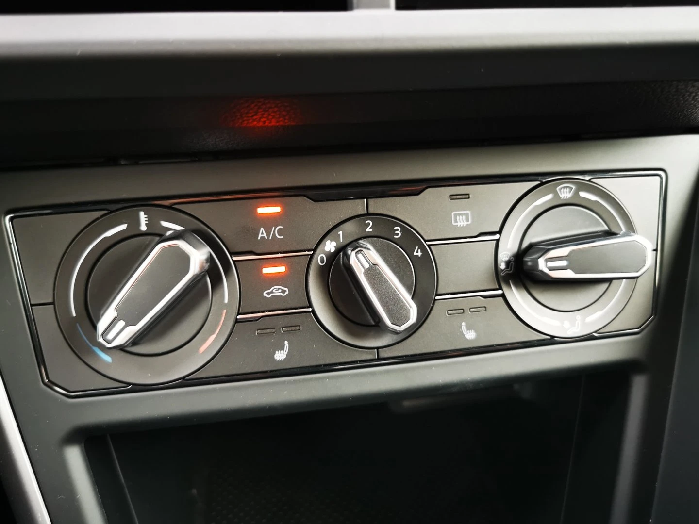 VW Taigo 1.0 LIFE DSG 85kw | Mobile.bg � ����������� 14