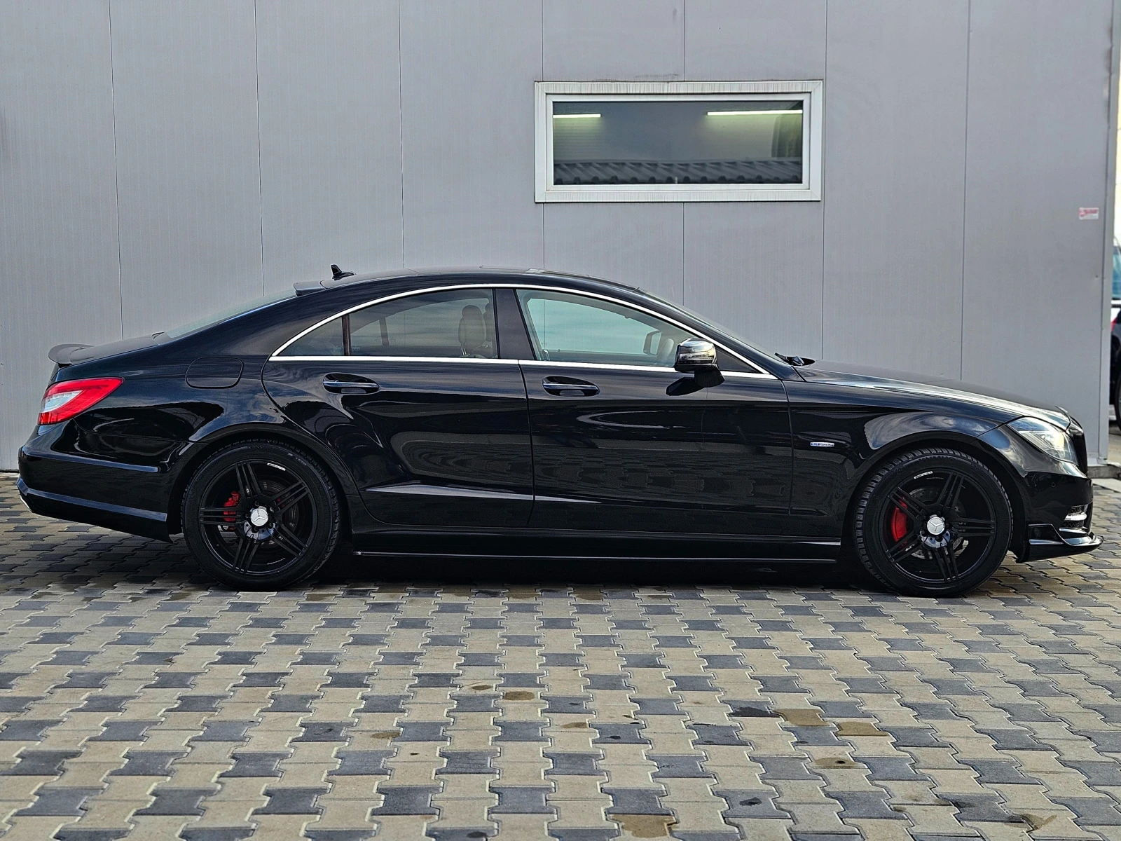 Mercedes-Benz CLS 350 AMG/4M/DISTR/NIGHT/HARMAN/CAMERA/ПОДГР/AMBIENT/LIZ - изображение 4