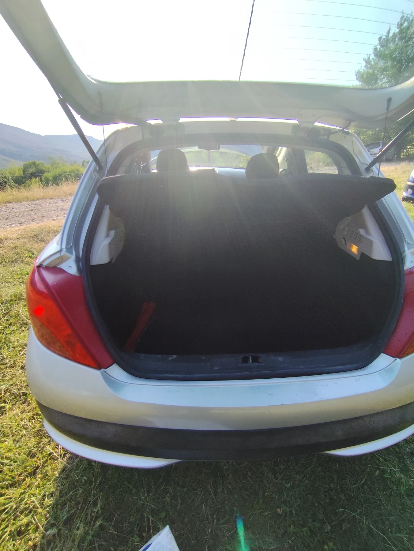 Peugeot 207 1.4i - изображение 10