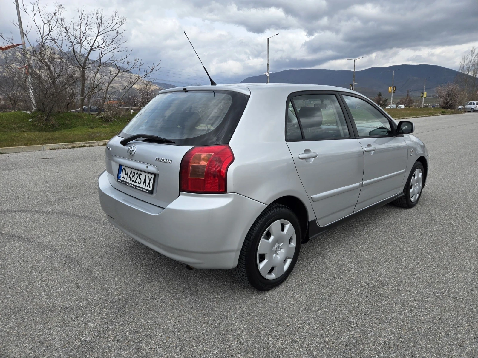 Toyota Corolla 1.4VVTI-97кс/КЛИМАТИК/5ВРАТИ, снимка 3 - Автомобили и джипове - 53902117