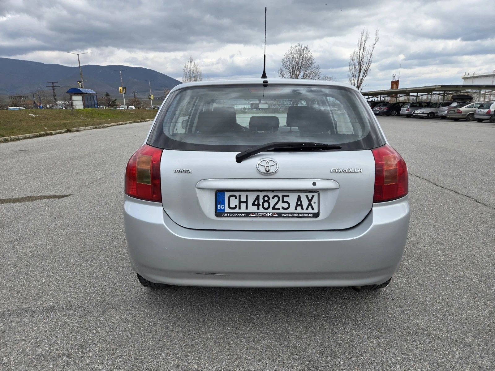 Toyota Corolla 1.4VVTI-97кс/КЛИМАТИК/5ВРАТИ, снимка 4 - Автомобили и джипове - 53902117