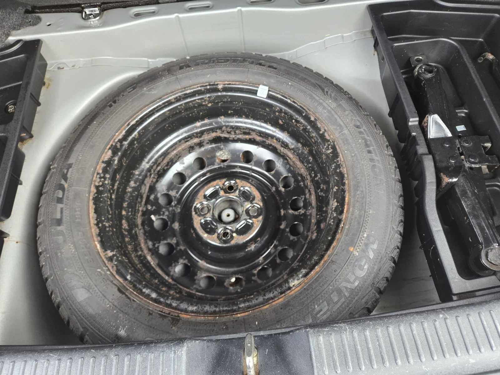 Toyota Corolla 1.4VVTI-97кс/КЛИМАТИК/5ВРАТИ, снимка 16 - Автомобили и джипове - 53902117