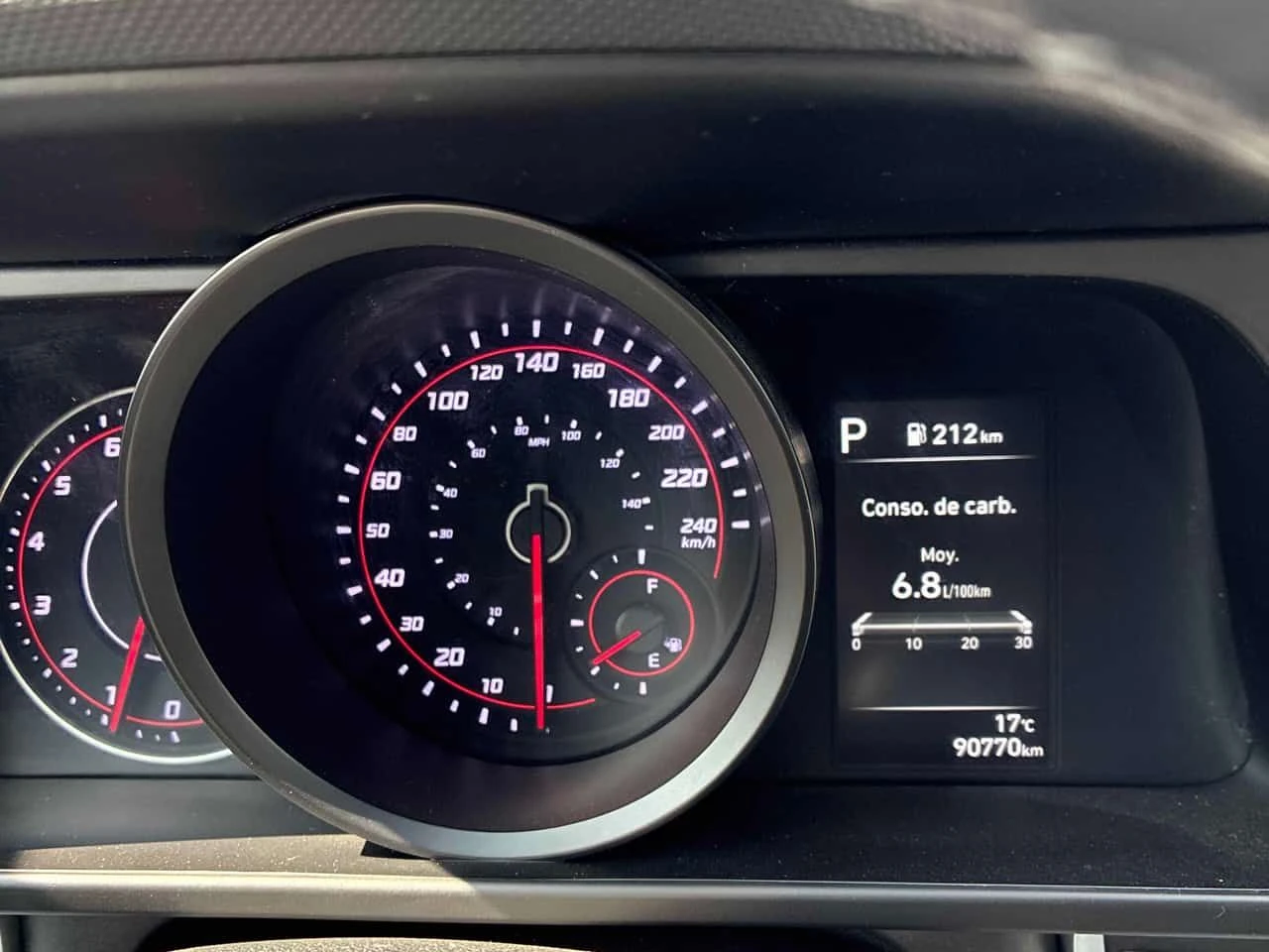 Hyundai Elantra * Ultimate * CARFAX * ���� �� �� | Mobile.bg � ����������� 8