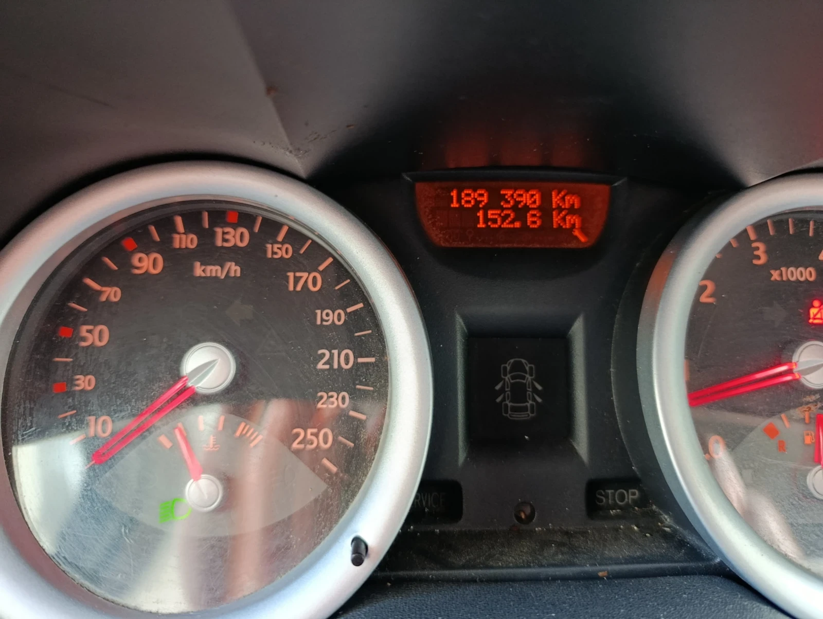 Renault Megane Комби с АГУ, снимка 9 - Автомобили и джипове - 54670429