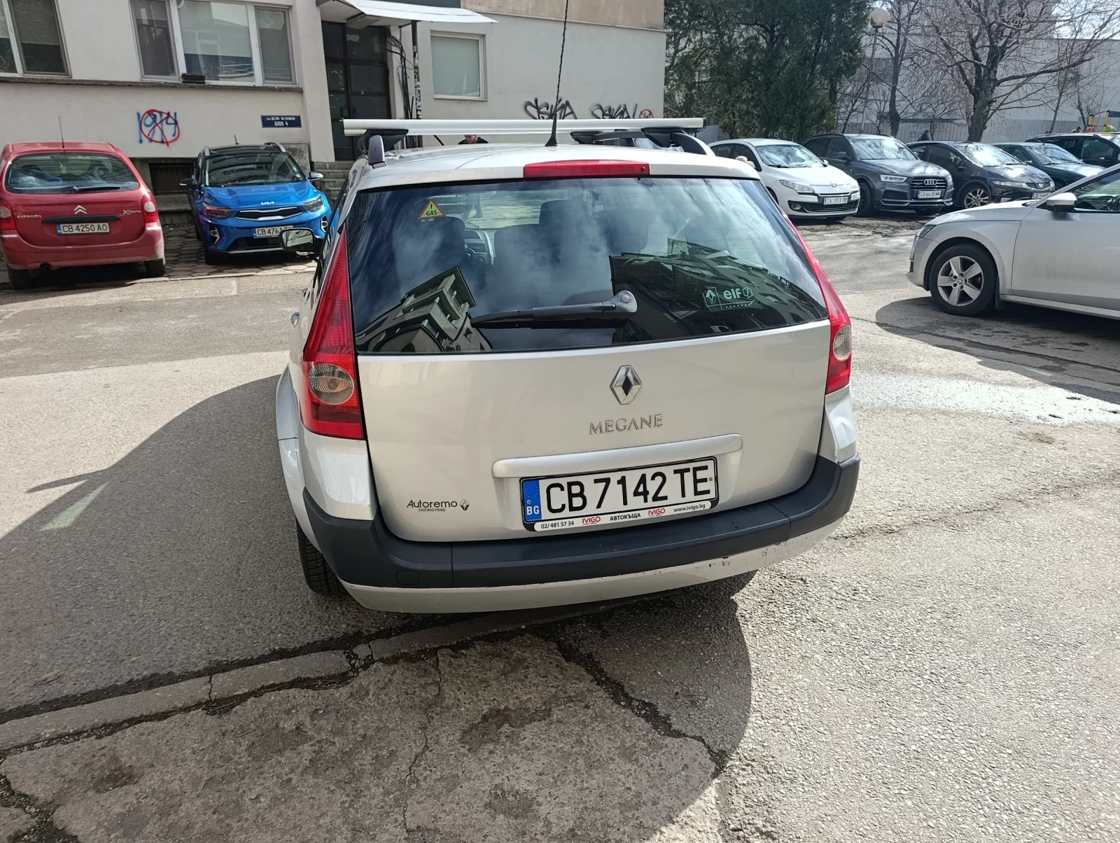 Renault Megane Комби с АГУ, снимка 4 - Автомобили и джипове - 54670429