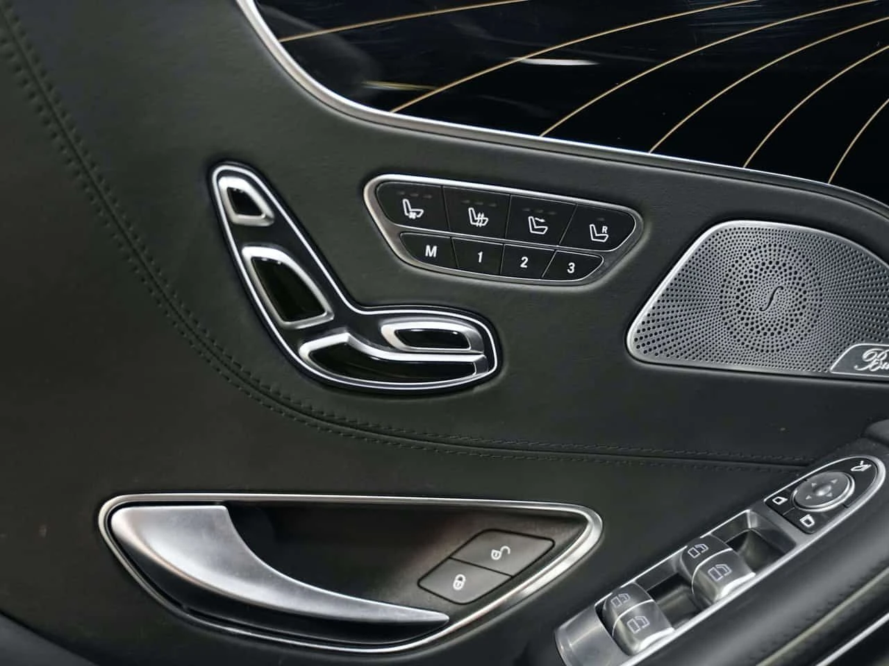 Mercedes-Benz S 560 * CARFAX * ЦЕНА ДО БГ, снимка 13 - Автомобили и джипове - 54742594