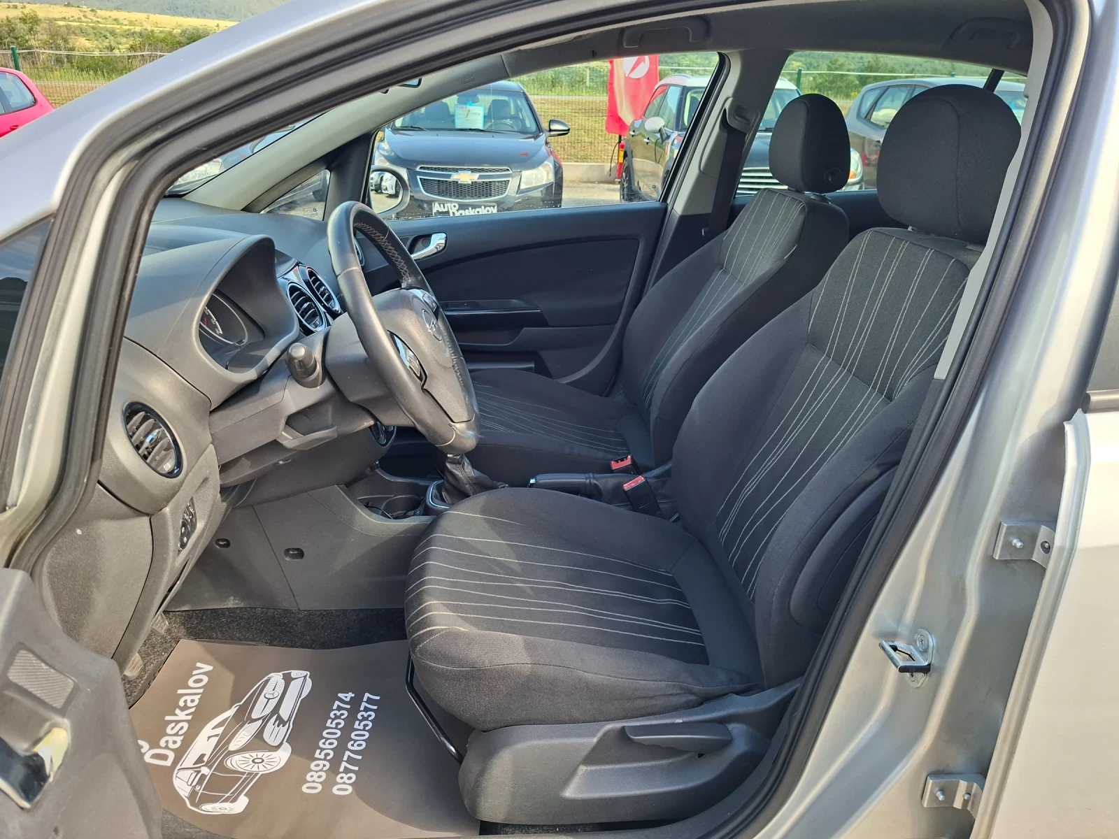 Opel Corsa 1, 2 i, снимка 10 - Автомобили и джипове - 54803397