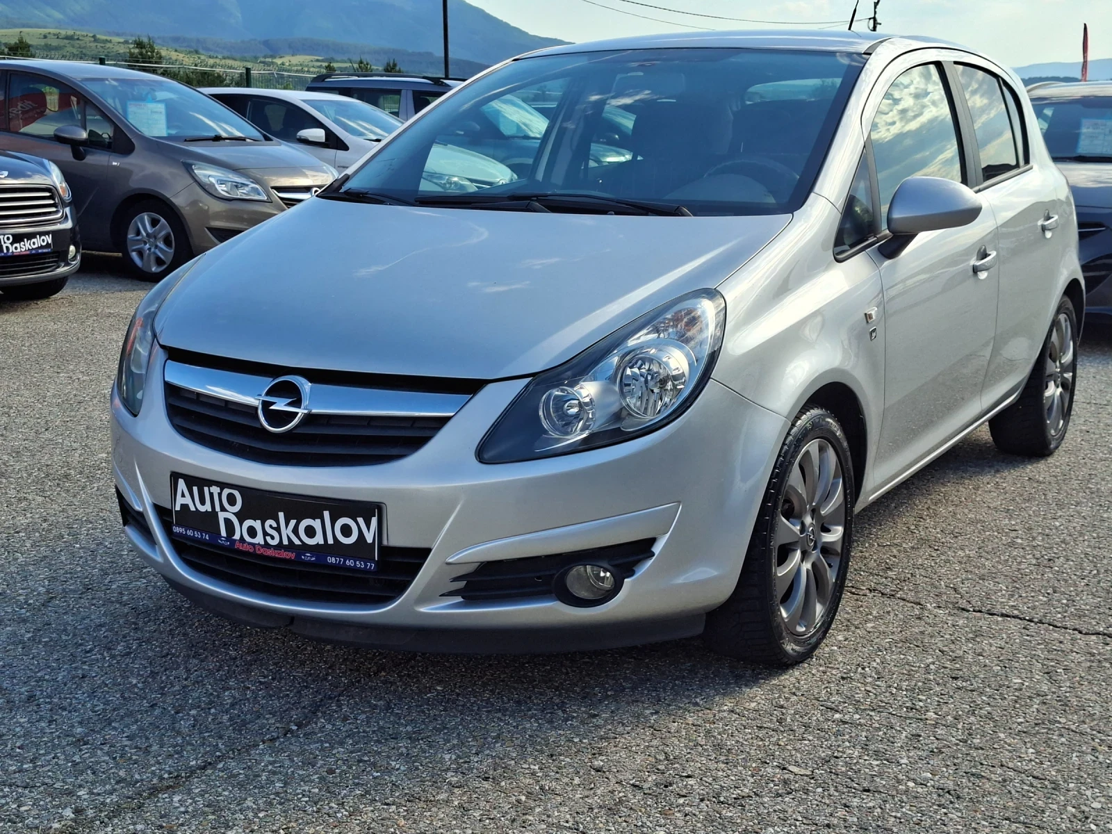 Opel Corsa 1, 2 i