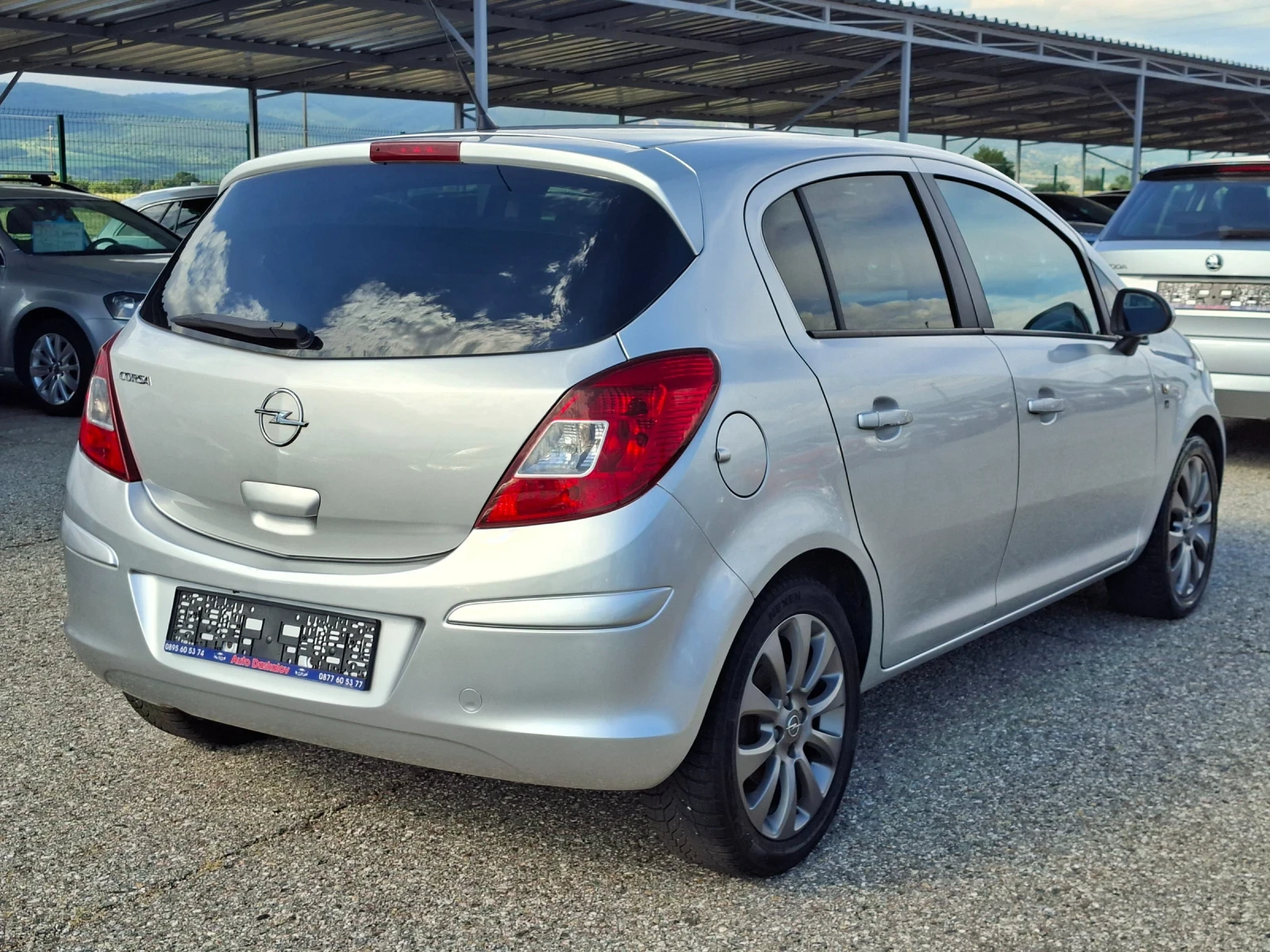 Opel Corsa 1, 2 i, снимка 5 - Автомобили и джипове - 54803397