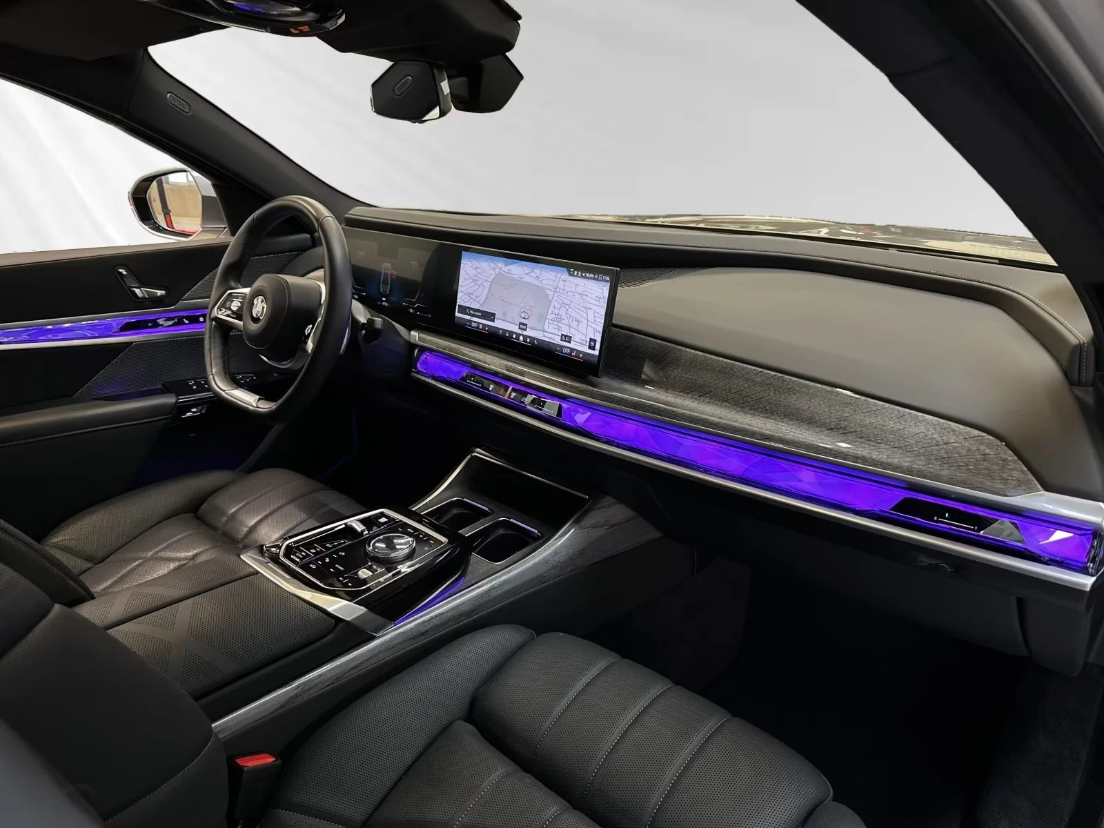 BMW 740 xDRIVE/299HP/360/B&W/HUD/PANO/ACC/587z, снимка 11 - Автомобили и джипове - 55258109